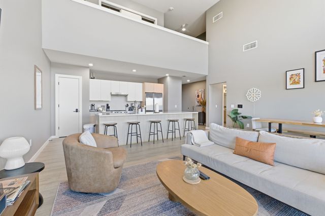 635 7th Ave S Apt 610, Nashville, TN 37203