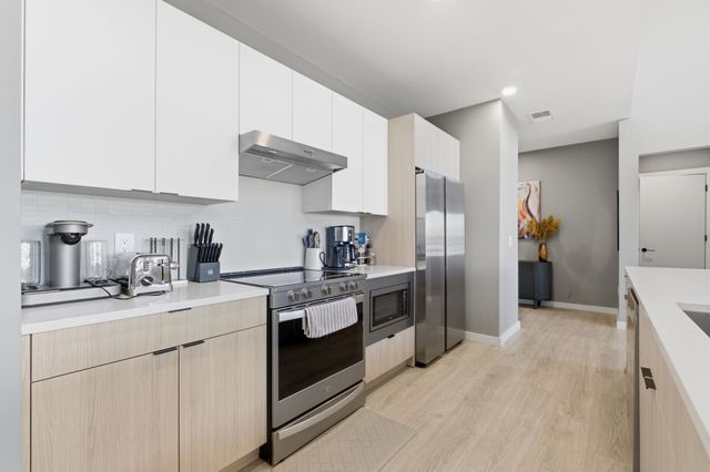635 7th Ave S Apt 610, Nashville, TN 37203