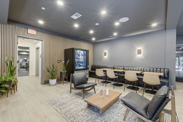 635 7th Ave S Apt 610, Nashville, TN 37203