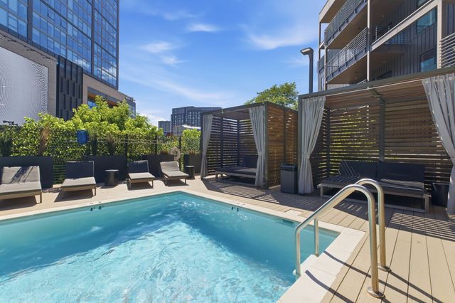 635 7th Ave S Apt 610, Nashville, TN 37203