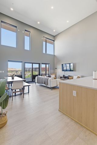 635 7th Ave S Apt 610, Nashville, TN 37203