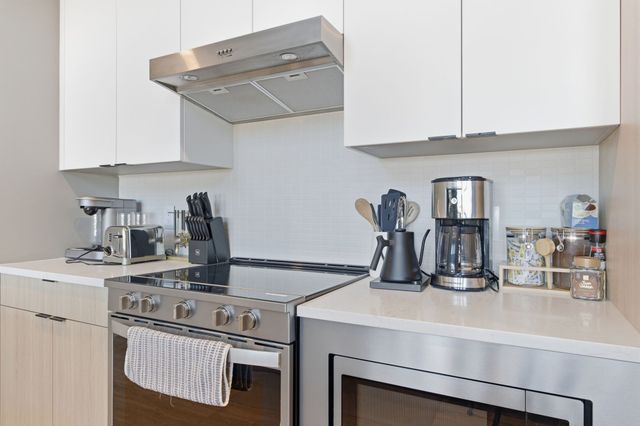 635 7th Ave S Apt 610, Nashville, TN 37203