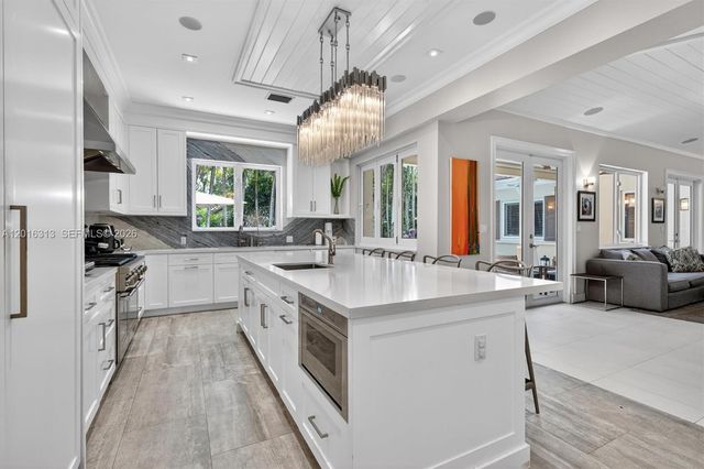 442 Amalfi Avenue, Coral Gables, FL 33146