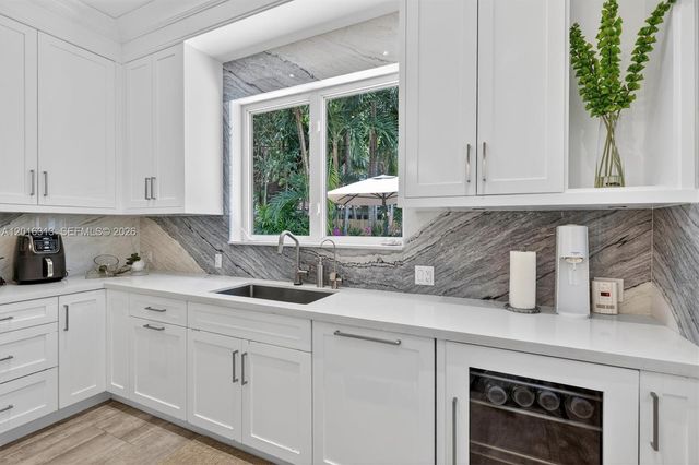 442 Amalfi Avenue, Coral Gables, FL 33146