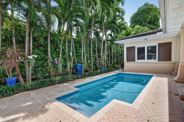 442 Amalfi Avenue, Coral Gables, FL 33146