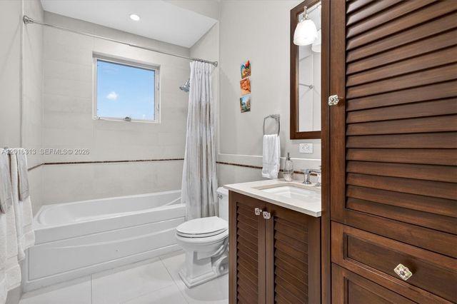 442 Amalfi Avenue, Coral Gables, FL 33146