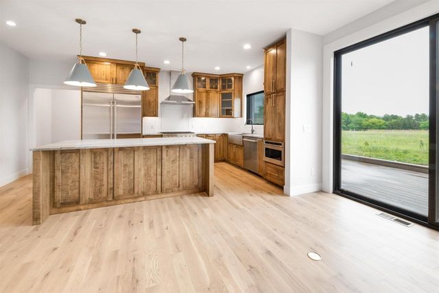 635 Rustic Rise Way, Verona, WI 53593