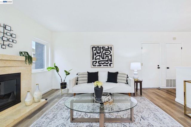 9953 Mangos Dr, San Ramon, CA 94583