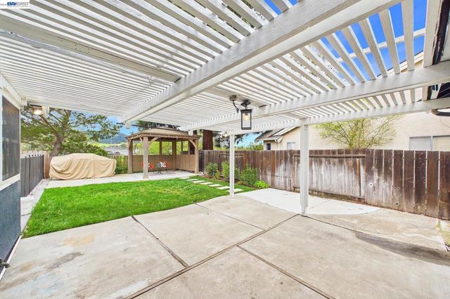 9953 Mangos Dr, San Ramon, CA 94583