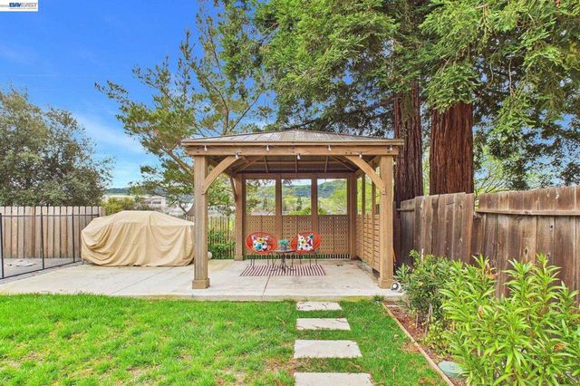 9953 Mangos Dr, San Ramon, CA 94583