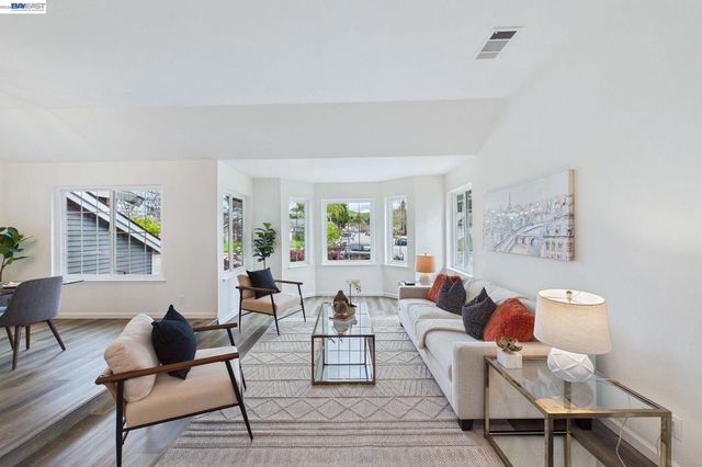 9953 Mangos Dr, San Ramon, CA 94583