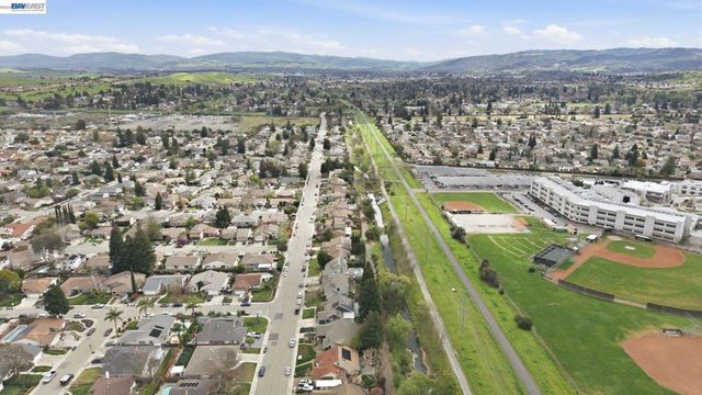 9953 Mangos Dr, San Ramon, CA 94583