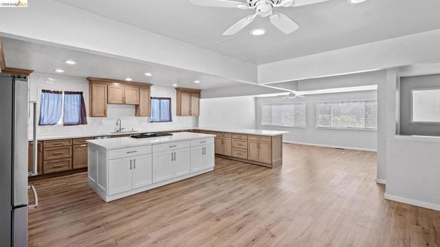 1159 Everett Ct, Concord, CA 94518