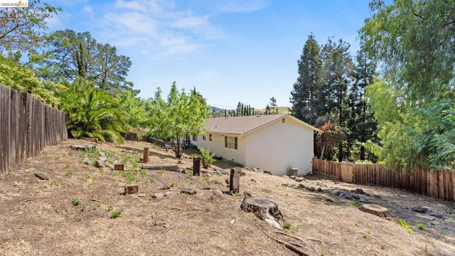 1159 Everett Ct, Concord, CA 94518