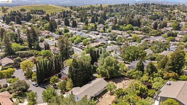 1159 Everett Ct, Concord, CA 94518