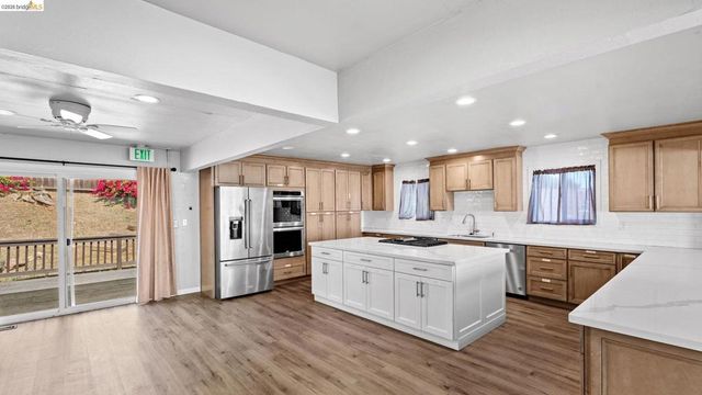 1159 Everett Ct, Concord, CA 94518