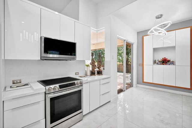 16200 SW 49th Street, Southwest Ranches, FL 33331