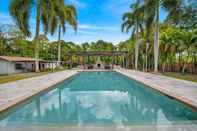 16200 SW 49th Street, Southwest Ranches, FL 33331