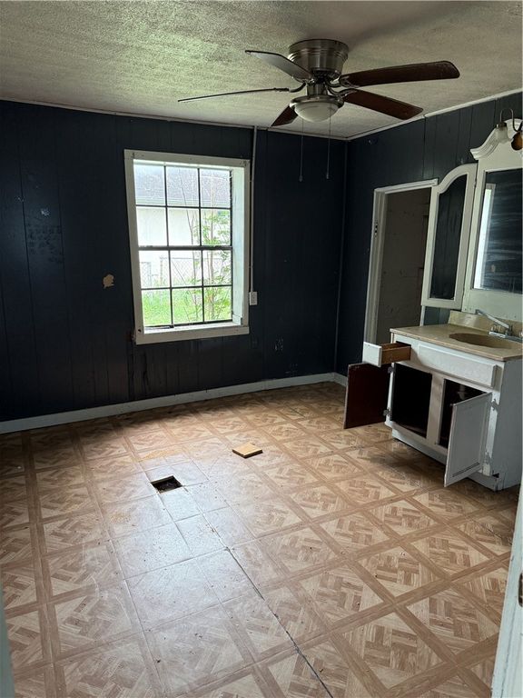 2201 Bolivar St, Corpus Christi, TX 78416 — photo 5