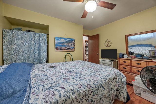 1411 Plum St, Iowa City, IA 52240
