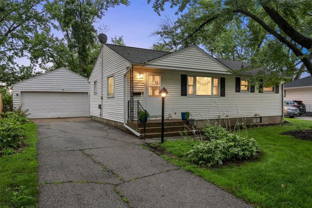 1411 Plum St, Iowa City, IA 52240