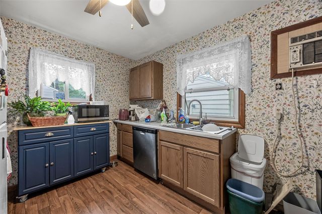 1411 Plum St, Iowa City, IA 52240