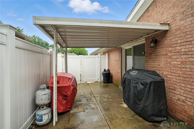4984 Sweetleaf Drive, Dayton, OH 45424