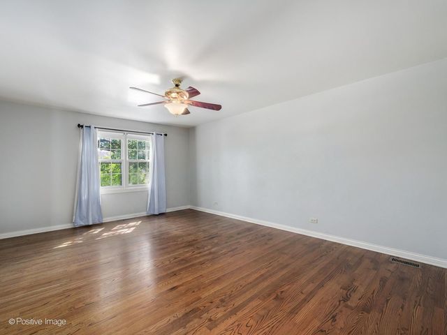 2080 Clearwater Way, Elgin, IL 60123
