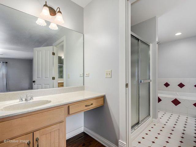 2080 Clearwater Way, Elgin, IL 60123