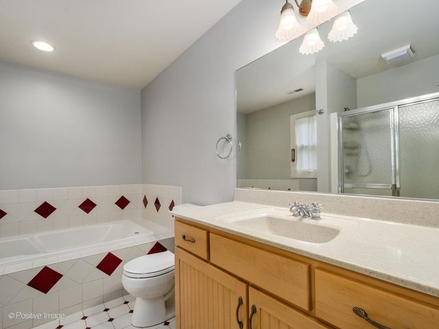 2080 Clearwater Way, Elgin, IL 60123
