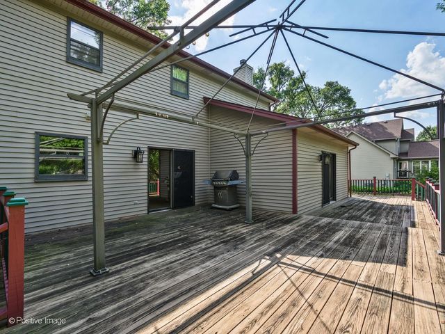 2080 Clearwater Way, Elgin, IL 60123