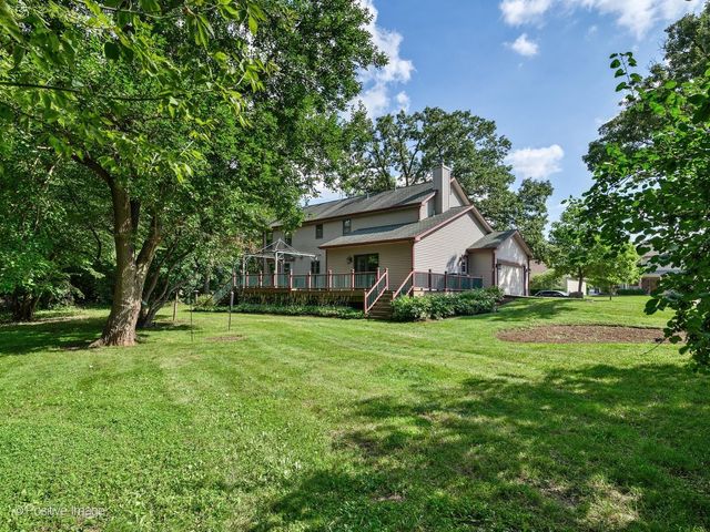 2080 Clearwater Way, Elgin, IL 60123