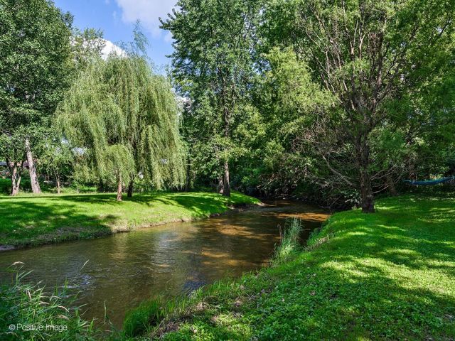 2080 Clearwater Way, Elgin, IL 60123