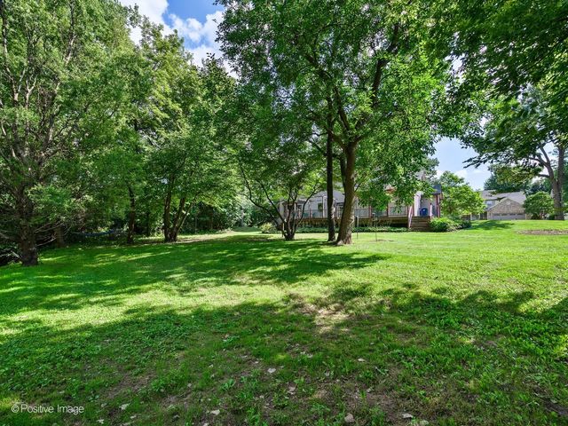2080 Clearwater Way, Elgin, IL 60123