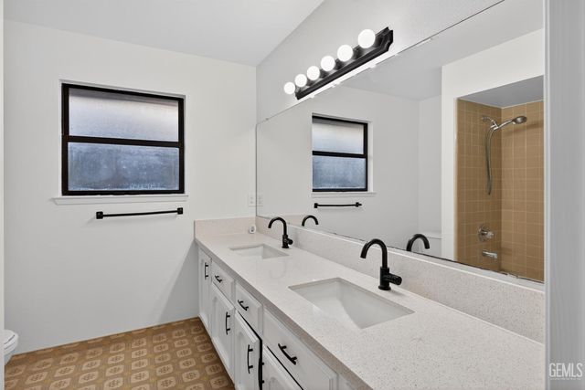 4320 Milo Avenue, Bakersfield, CA 93313