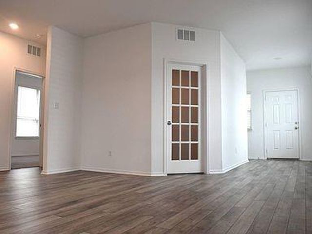 217 English Oak ST, Georgetown, TX 78626