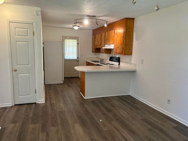109 Tupperway Drive A, Summerville, SC 29483