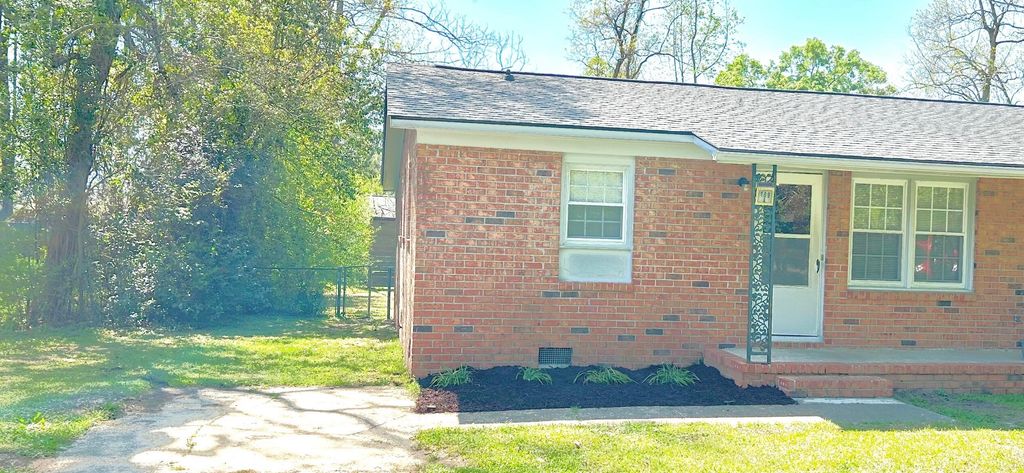 109 Tupperway Drive A, Summerville, SC 29483