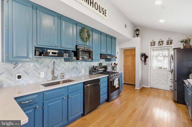 110 DOLLMORE AVE, Waretown, NJ 08758