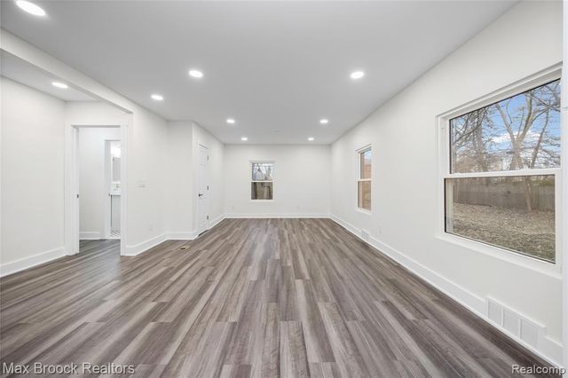 17348 Hilton Street, Southfield, MI 48075