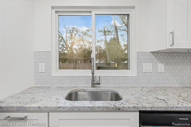 17348 Hilton Street, Southfield, MI 48075