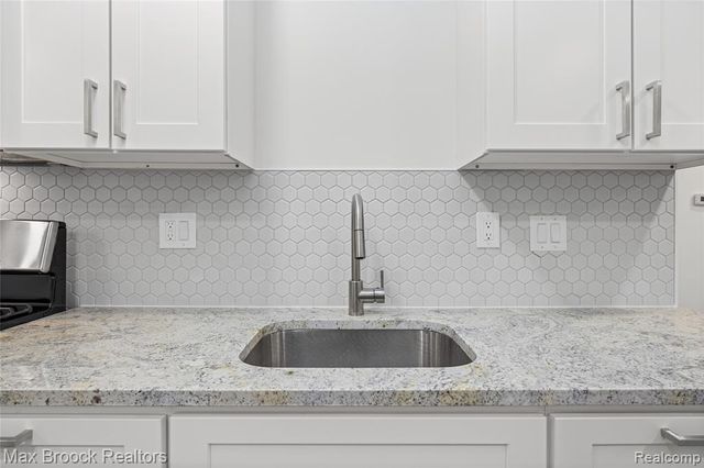 17348 Hilton Street, Southfield, MI 48075
