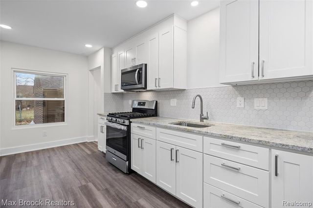 17348 Hilton Street, Southfield, MI 48075