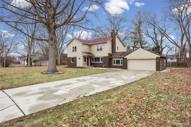 17348 Hilton Street, Southfield, MI 48075