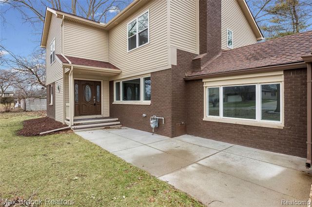 17348 Hilton Street, Southfield, MI 48075