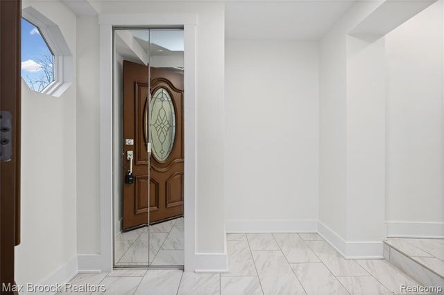 17348 Hilton Street, Southfield, MI 48075