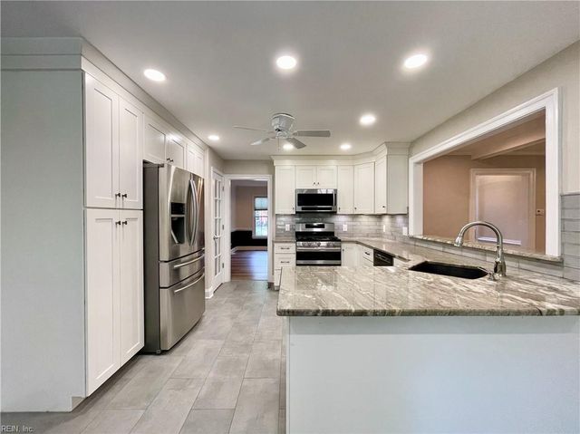 5345 Lake Lawson RD, Virginia Beach, VA 23455