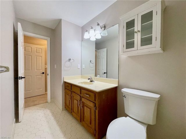5345 Lake Lawson RD, Virginia Beach, VA 23455