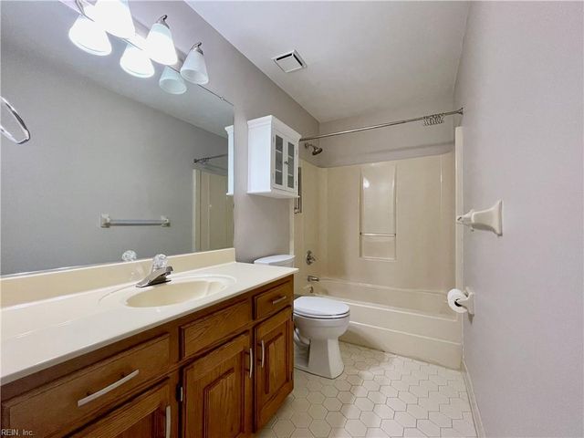 5345 Lake Lawson RD, Virginia Beach, VA 23455