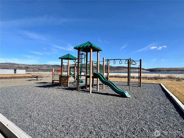 321 Bridgeview Drive, Vantage, WA 98950